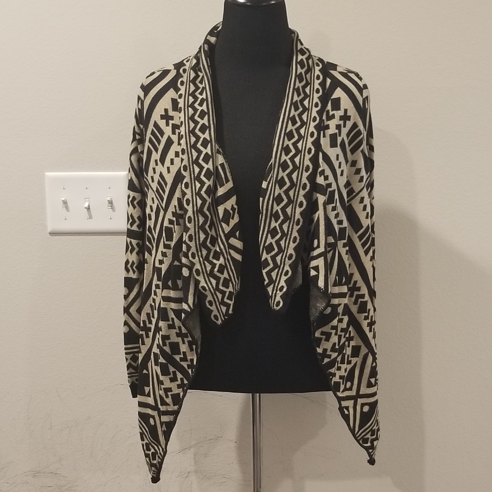 Love Chelsea tan and black Nordic print cardigan size Medium